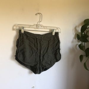 🌊army green shorts